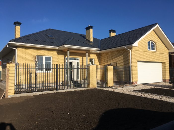 Дом ванильного цвета в Тольятти 